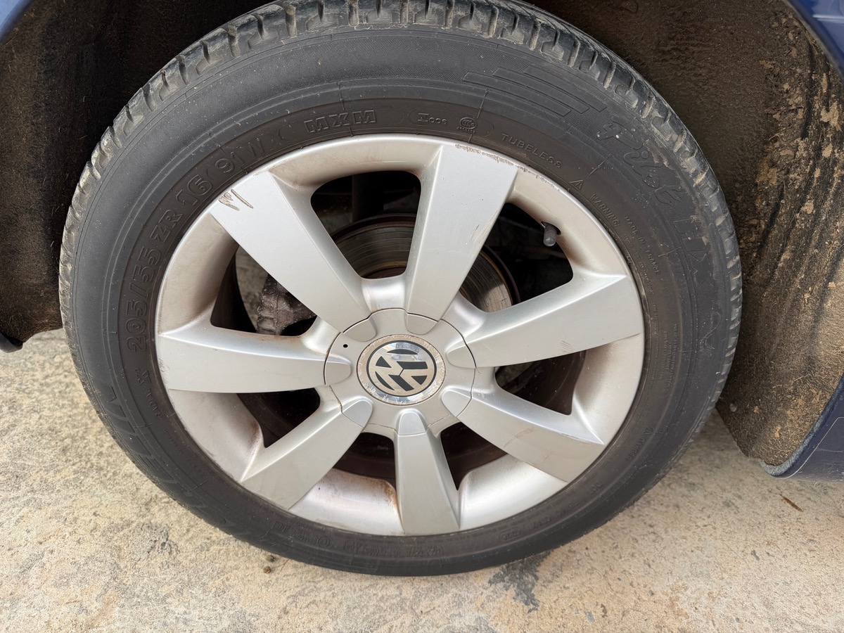 Volkswagen NEWBEETLE Cabriolet 1.6 102 CV Phase 3 / 1er Main / Clim / Jantes / KM Réel