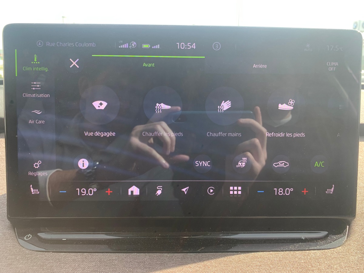 Skoda Enyaq 180 chevaux | iV60 | Apple car Play | Régulateur vitesse adaptatif | Siéges chauffants