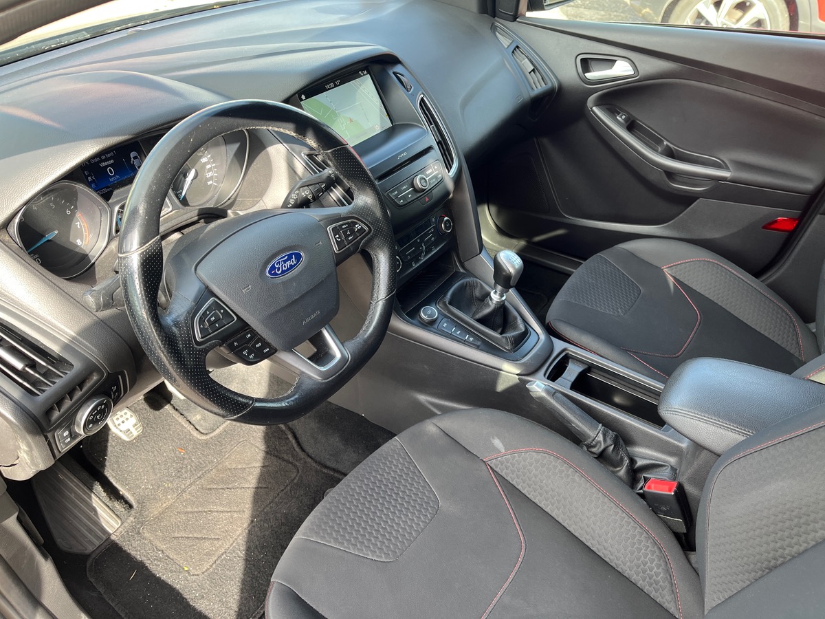 Ford Focus 1.0 Ecoboost 125ch ST LINE, Caméra de recul,  GPS, radars AV et AR, Clim Auto bizone