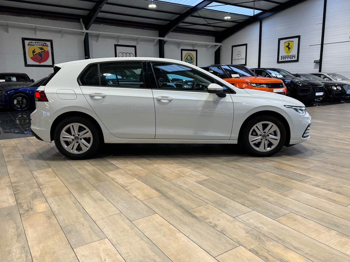 Volkswagen Golf 8 2.0 TDI SCR 116CV LIFE 1ERE MAIN B