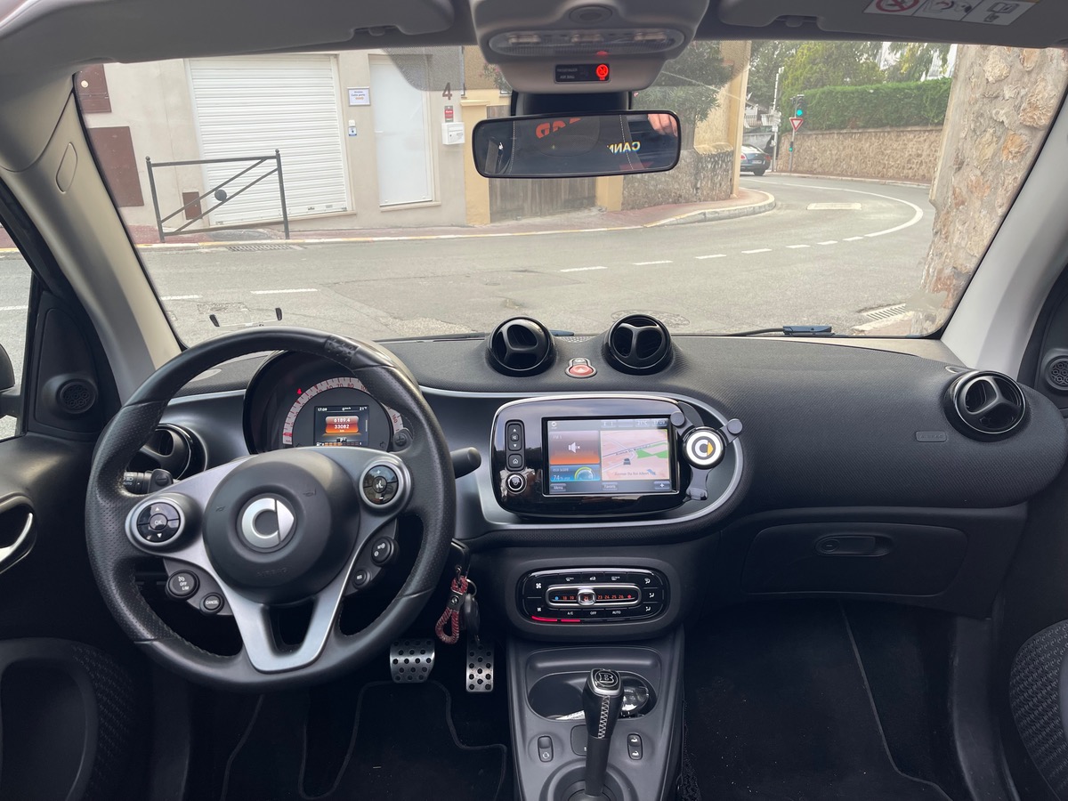 Smart FORTWO Cabriolet 90 CV / Gris Mat / Pommeau Brabus / Jantes Noires / Ecran GPS
