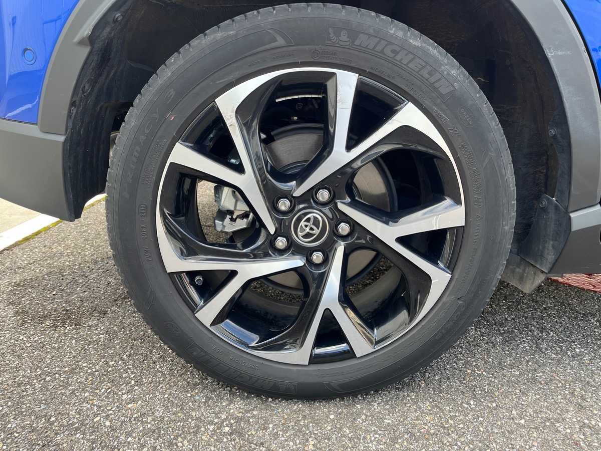 Toyota C HR 1.8 HYBRIDE 122ch COLLECTION, Cuir Alcantara, Sièges chauffants, Caméra de recul, JBL