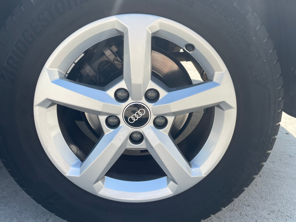 Audi Q2 30 tfsi BVM6 1.0