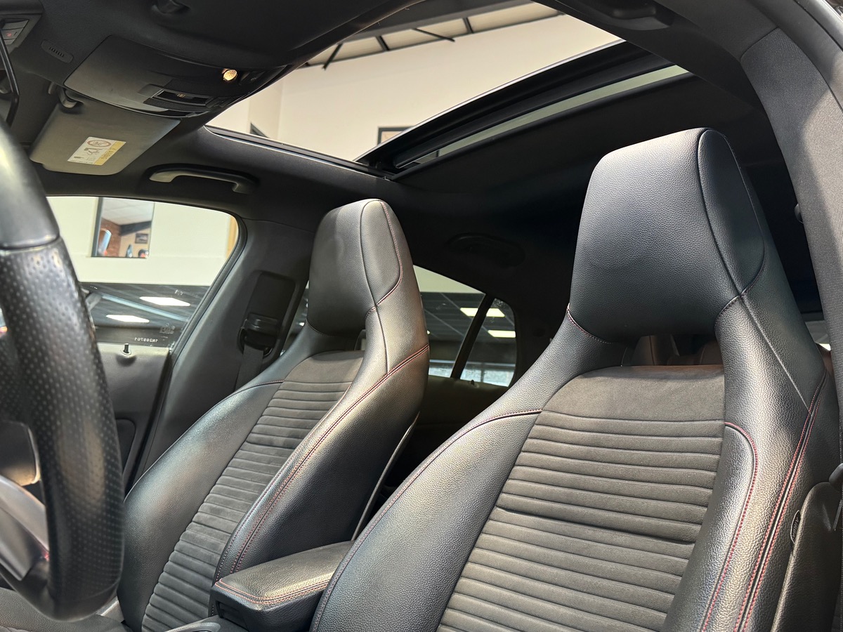Mercedes-Benz CLA Shooting Brake 200 CDI 7G-TRONIC 136CV FASCINATION AMG TOIT OUVRANT C