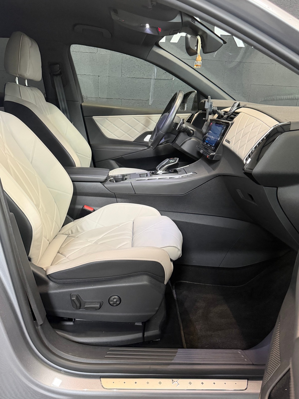 DS DS 7 1.6 180ch EAT8 FINITION RIVOLI