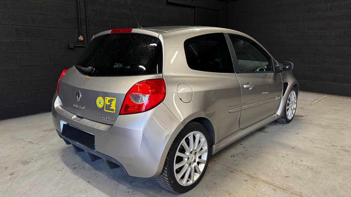 RENAULT Clio III RS