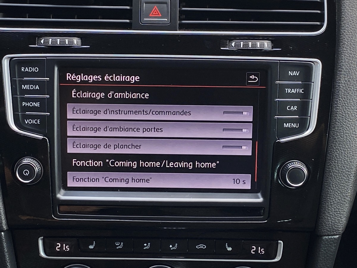 Volkswagen Golf VII 2.0 TSI 230ch GTI PERFORMANCE DSG6 5P / DCC / TO PANO / ACC / DYNAUDIO / CARPLAY