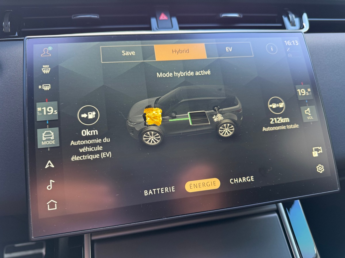 LAND ROVER EVOQUE P300E AWD DYNAMIC SE / TVA / 54683 KMS