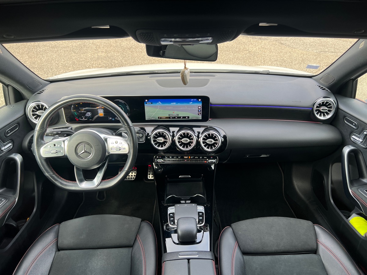 Mercedes-Benz Classe A 200d AMG LINE 150cv, SUIVI COMPLET, TOIT OUVRANT, CARPLAY, LED, MULTIBEAM