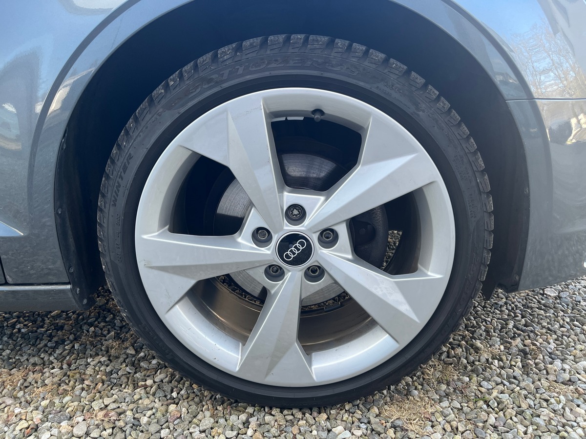 Audi A3 Berline 1.4 TFSI 150ch STRONIC 7 AMBITION LUXE, SUIVI COMPLET AUDI, TOIT OUVRANT, GPS, RADAR