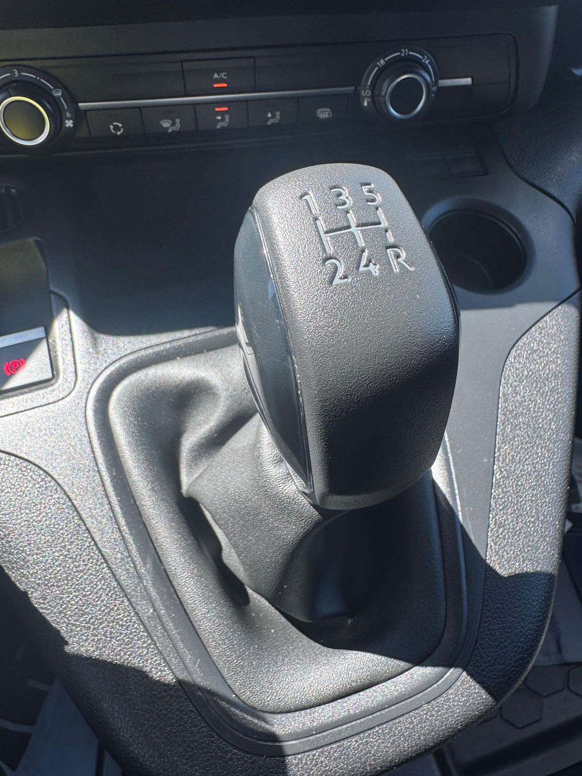 Peugeot Partner L3 LONG 1.5 BHDI 100CH PREMIUM PACK + ATTELAGE / 2 PLACES