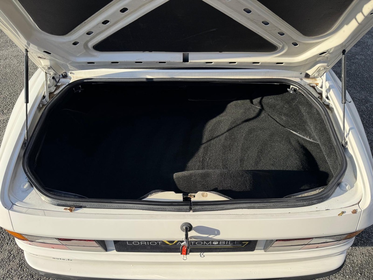 Porsche 944 TURBO CABRIOLET 2.5 250