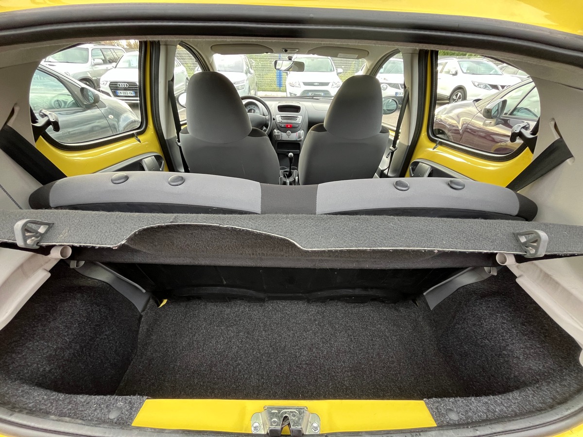 Peugeot 107 5 Portes 1.0 i  68 ch URBAN 1ERE MAIN