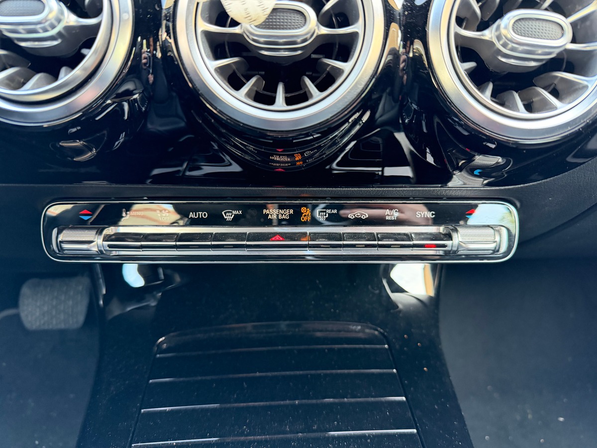 Mercedes-Benz CLA COUPE 200 d 8G-DCT Progressive Line / Sièges Av chauffant / Led d Ambiance