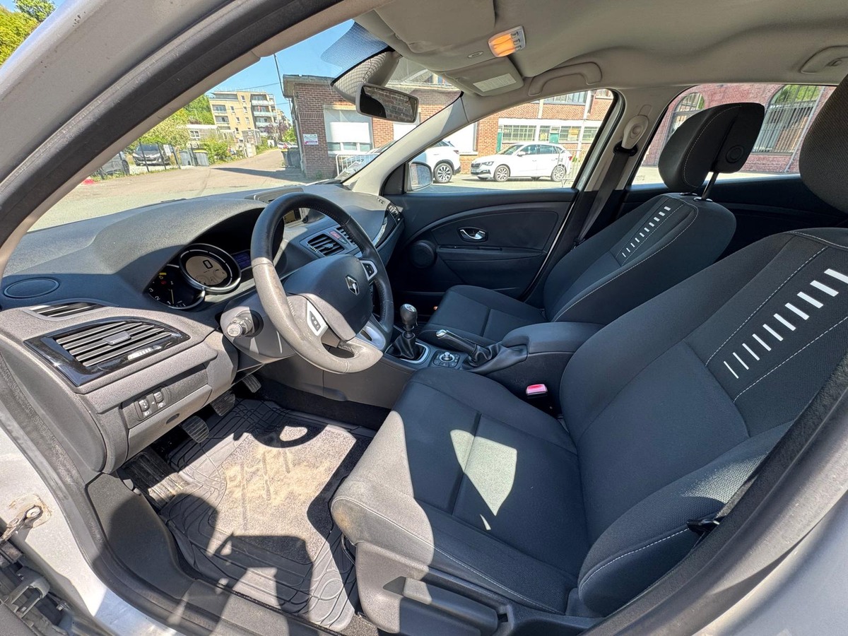 RENAULT Megane III 1.5 DCI 110CH EXPRESSION