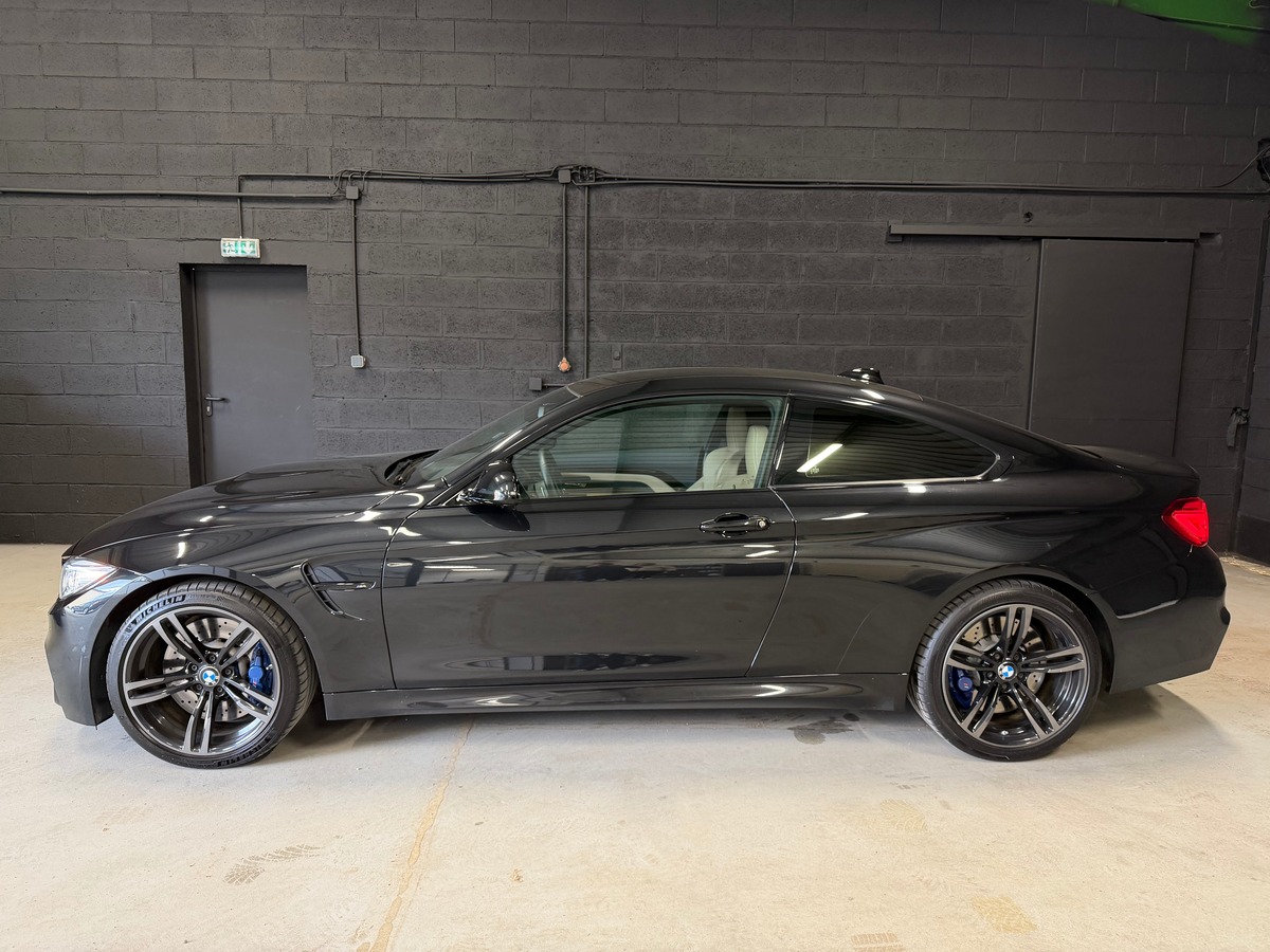Bmw M4 Coupé F82 3.0 431ch M DKG Toit Carbone