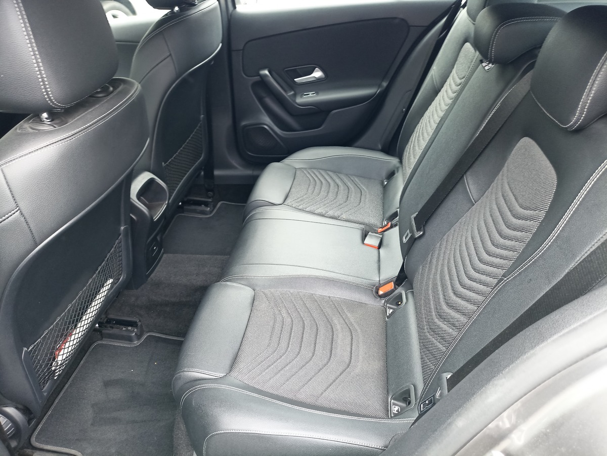 Mercedes-Benz Classe A A180 136 7G-DCT BUSINESS LINE