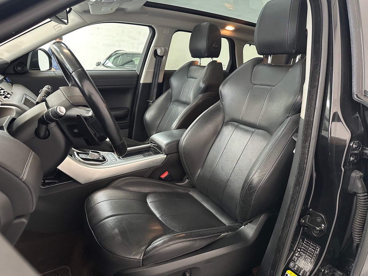 Land-Rover Range Rover Evoque TD4 180cv SE DYNAMIC BVA Toit panoramique / CarPlay