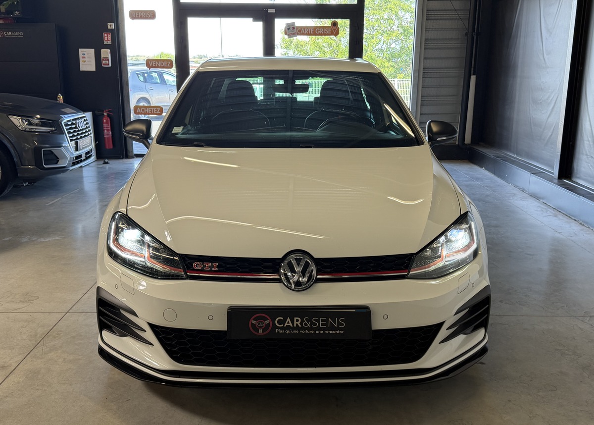 Volkswagen Golf VII - TCR / CarVertical / Echappement Akrapovic / Apple Carplay / Caméra