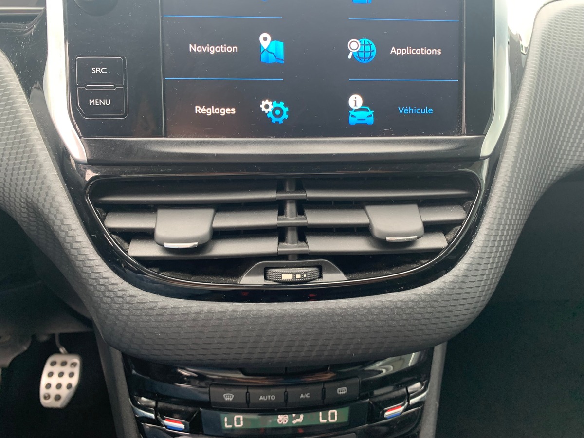 Peugeot 208 110 ch | GT Line | Régulateur de vitesse | Apple car Play Android Auto