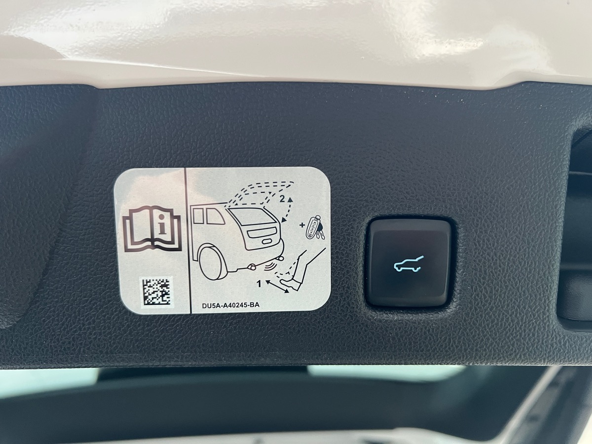 Ford KUGA PHEV 225 ch | VIGNALE | Toit Panoramique | Attelage | Roue secours | Pack Technologique