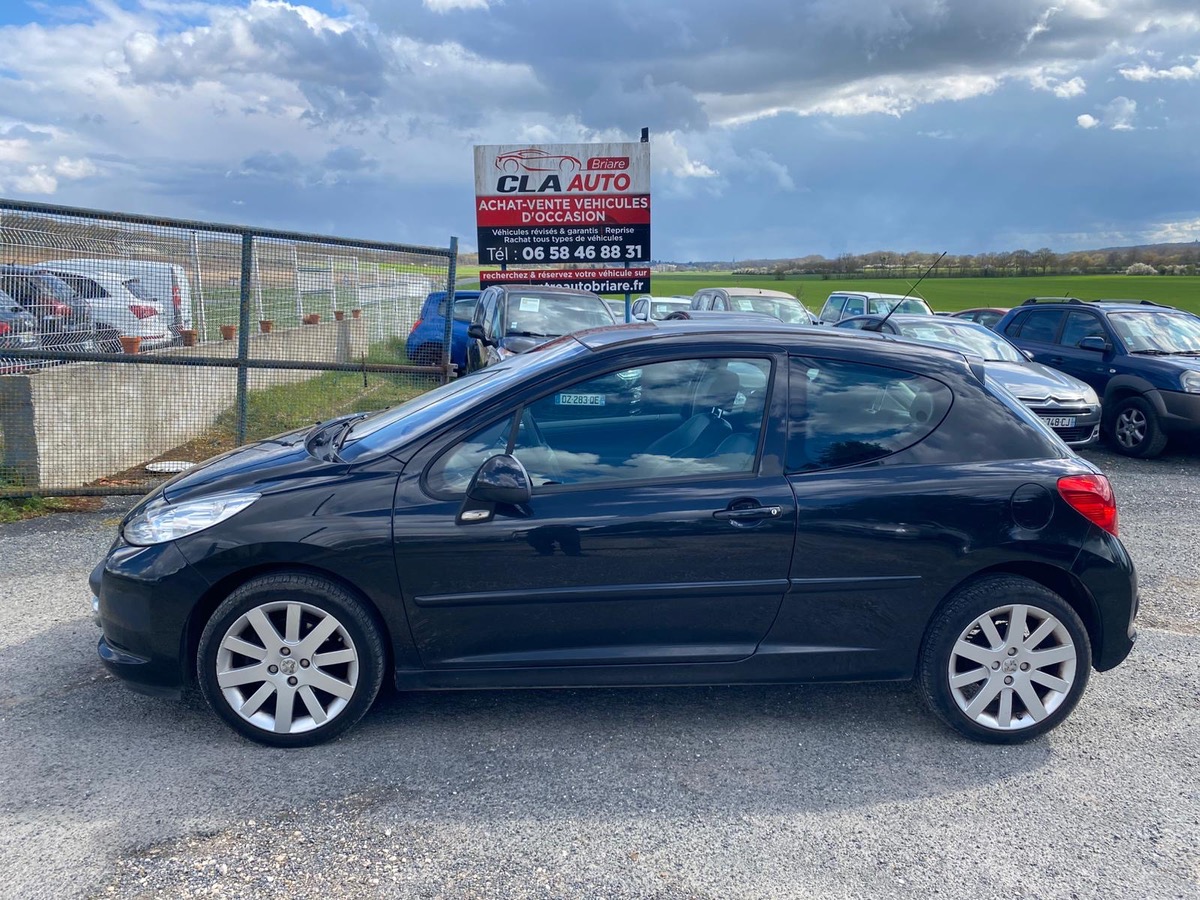Peugeot 207 1.6 hdi 110cv feline 1ere main faible kilomètre 
