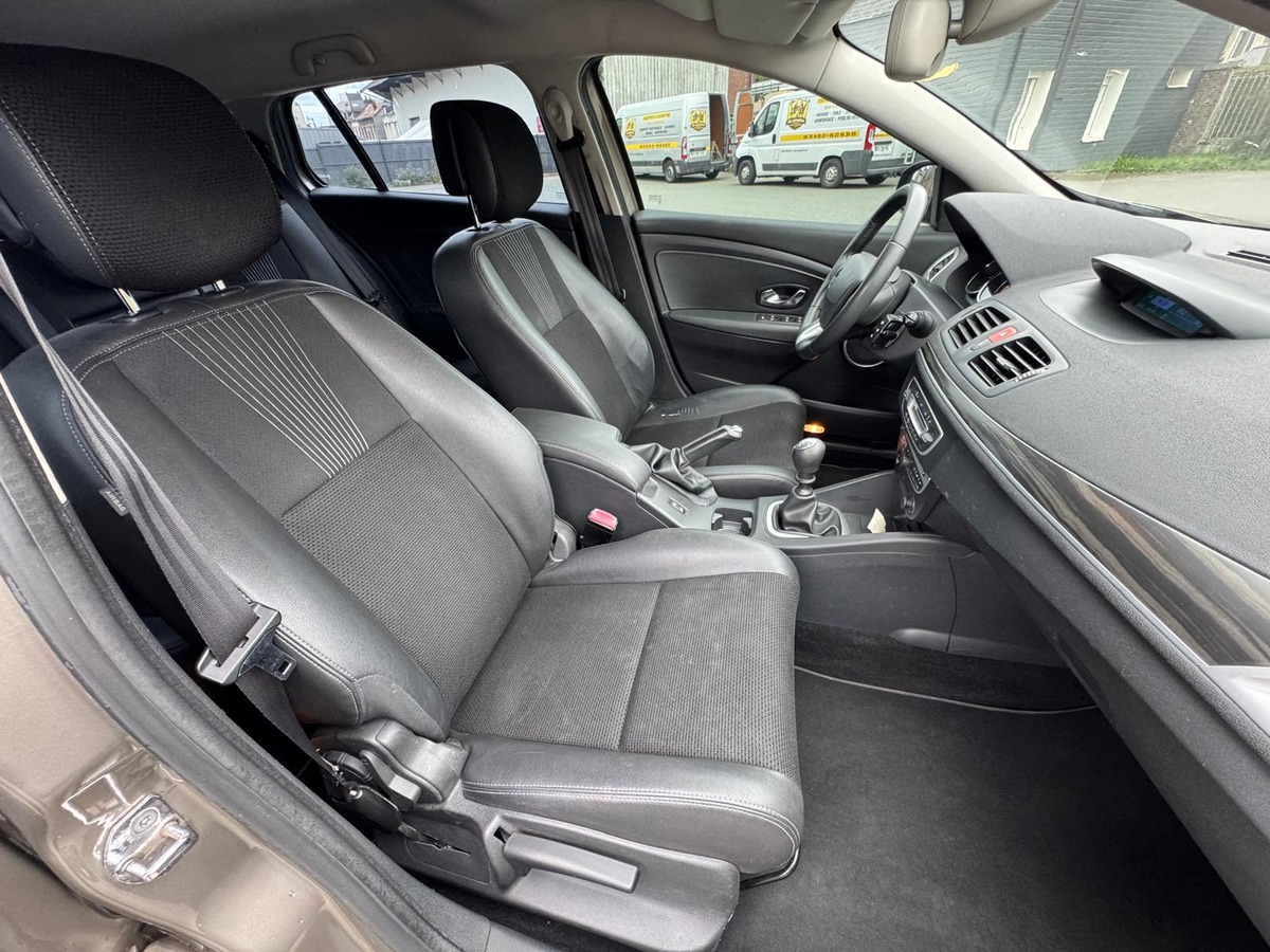RENAULT Megane III Break 1.5 dCi 110 Privilege - Garantie