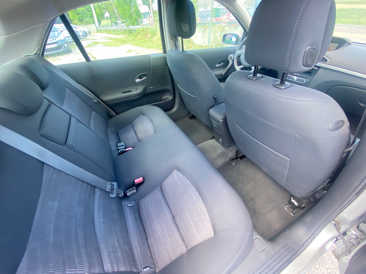 RENAULT Laguna 2.0 dci 150cv faible km 124165km d’origine nous sommes ouvert ce lundi 14 juillet