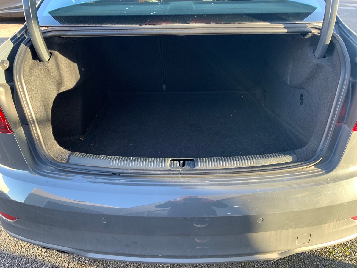 Audi A3 Berline 150 ch | Pack S-Line extérieur | Caméra recul | Clim automatique | Jantes Alu 18''