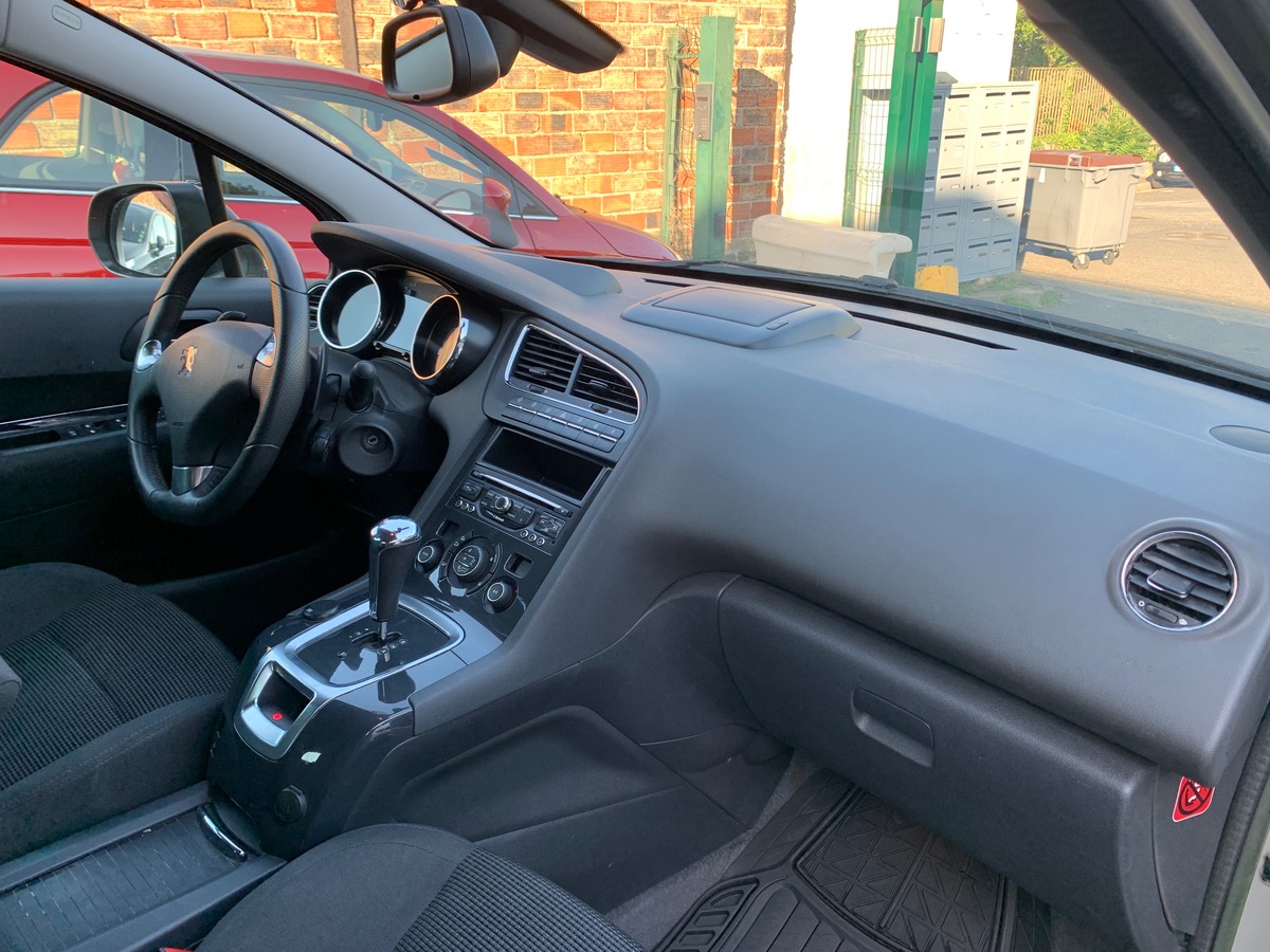 Peugeot 5008 1.6 e-HDI 115 CV allure 4XCB