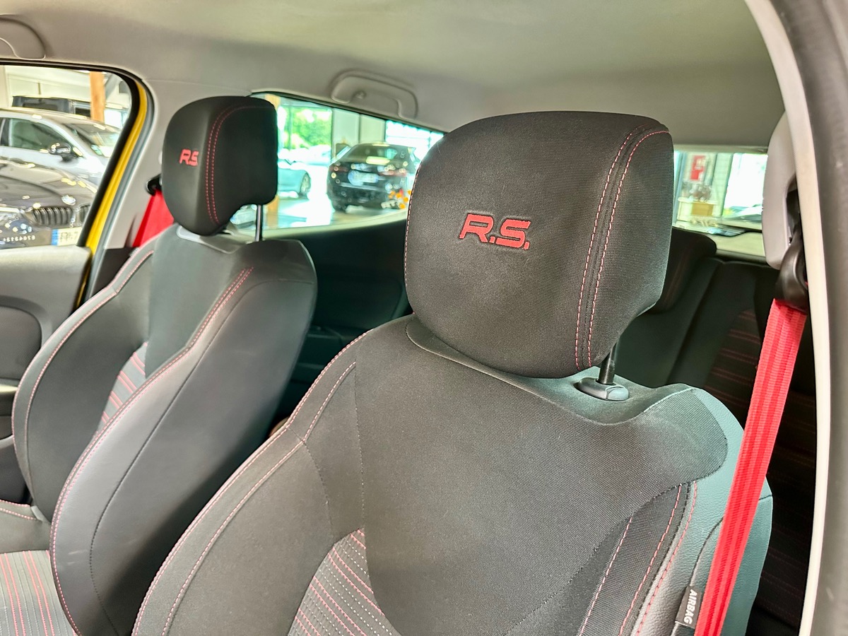 RENAULT Clio IV RS (2) 1.6 200 EDC6