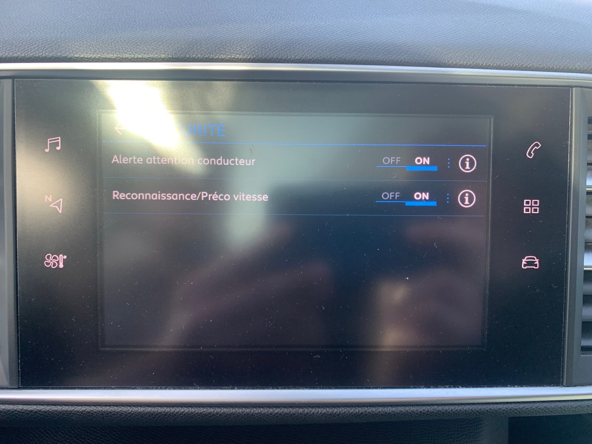 Peugeot 308 130 ch | GT Line | Toit panoramique | Apple car play | Avertisseur angles morts | Radars