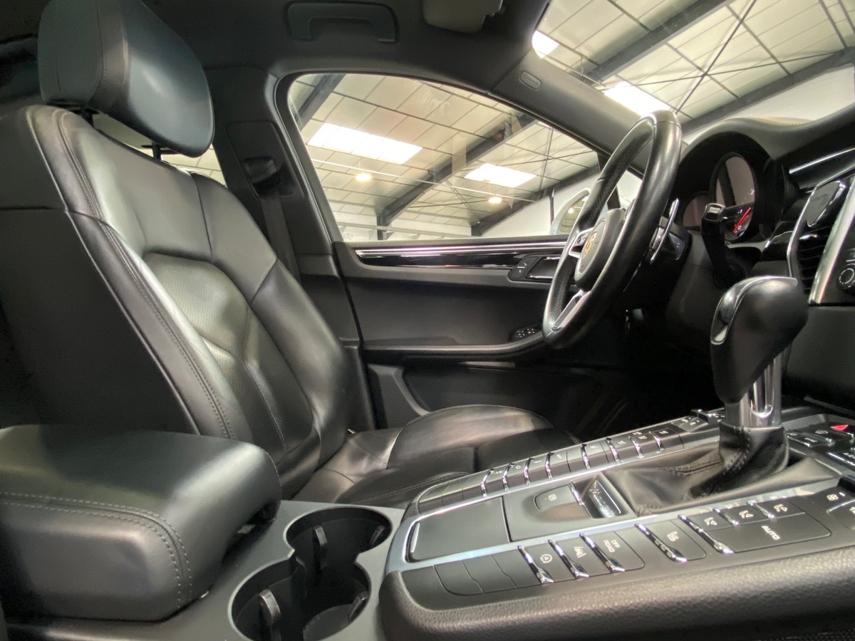 Porsche Macan 3.0 V6 258 TO/CAM/ATTELAGE APPROVED