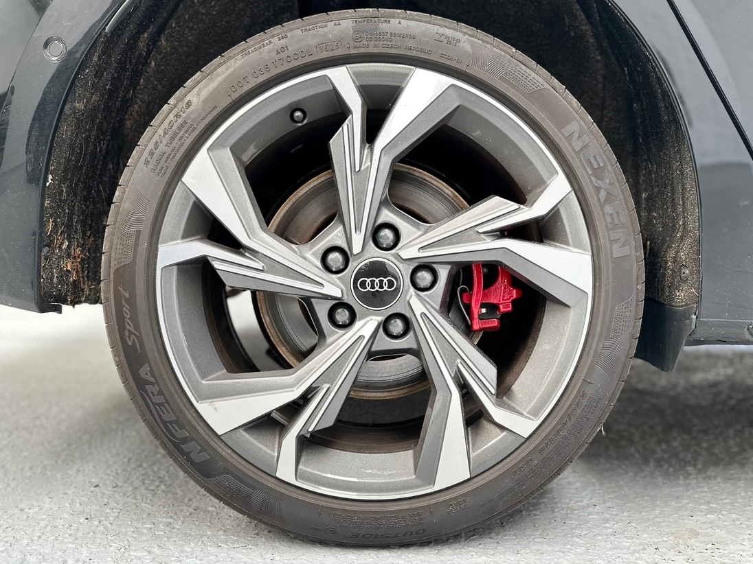 Audi A3 Sportback IV (2) 1.5 45 TFSIE HYBRIDE RECHARGEABLE 272 S LINE S TRONIC