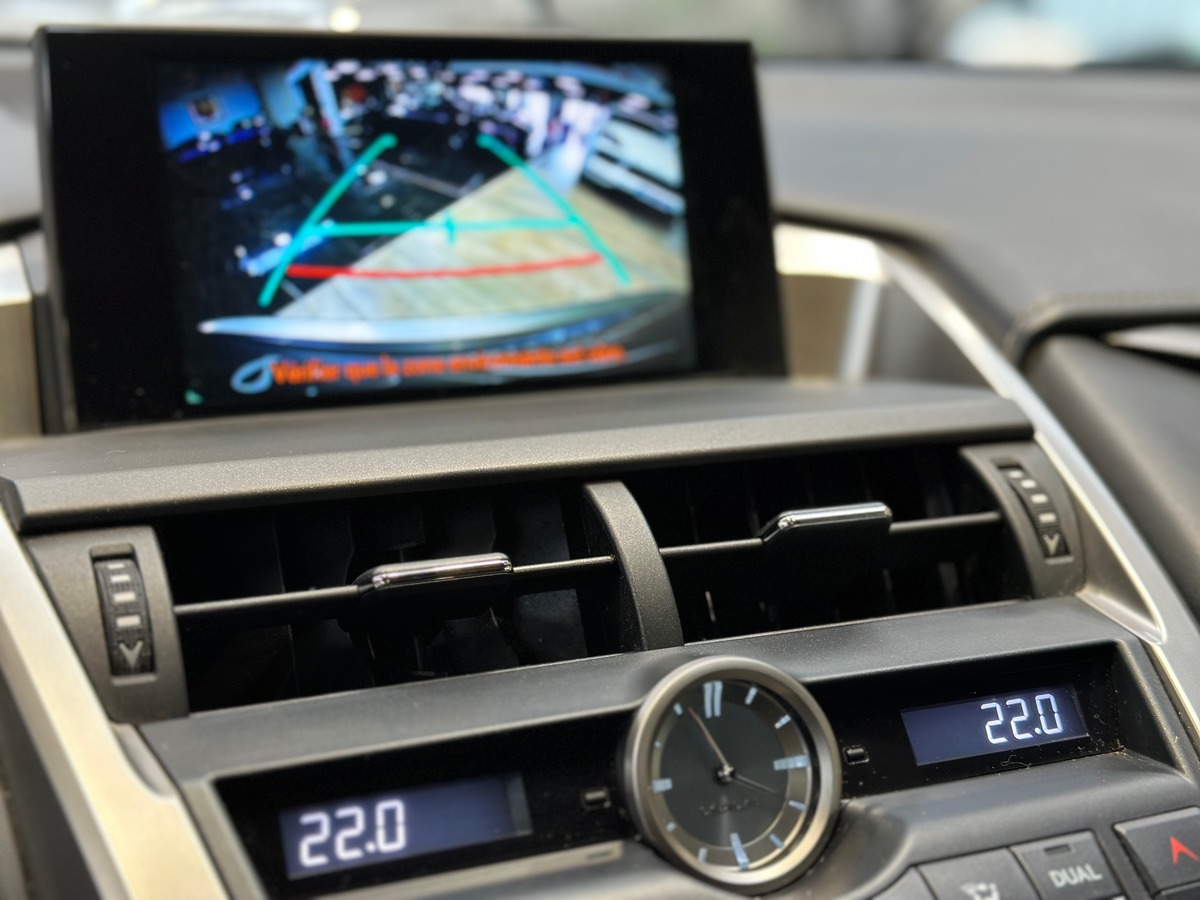 Lexus NX 300h 2.5 197 cv F SPORT Hybrid 4WD E-CVT 155 ch