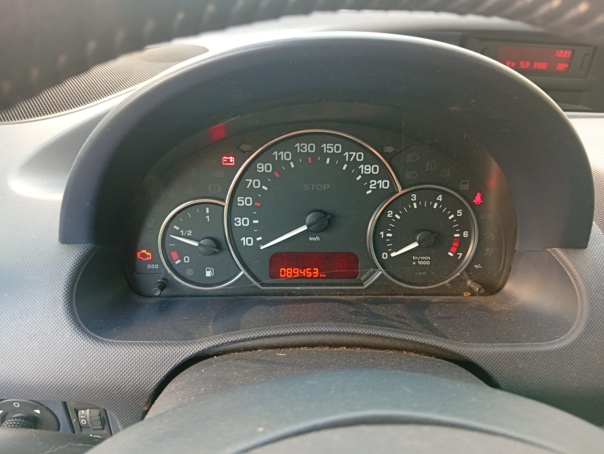 Peugeot 1007 1.4 16v Finition Sporty  "Révision et Distribution Neuves"