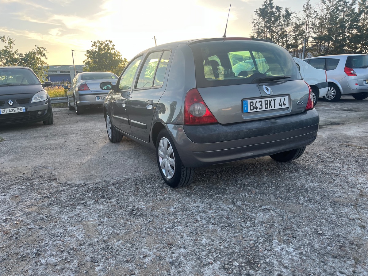 RENAULT Clio 1.5 dci