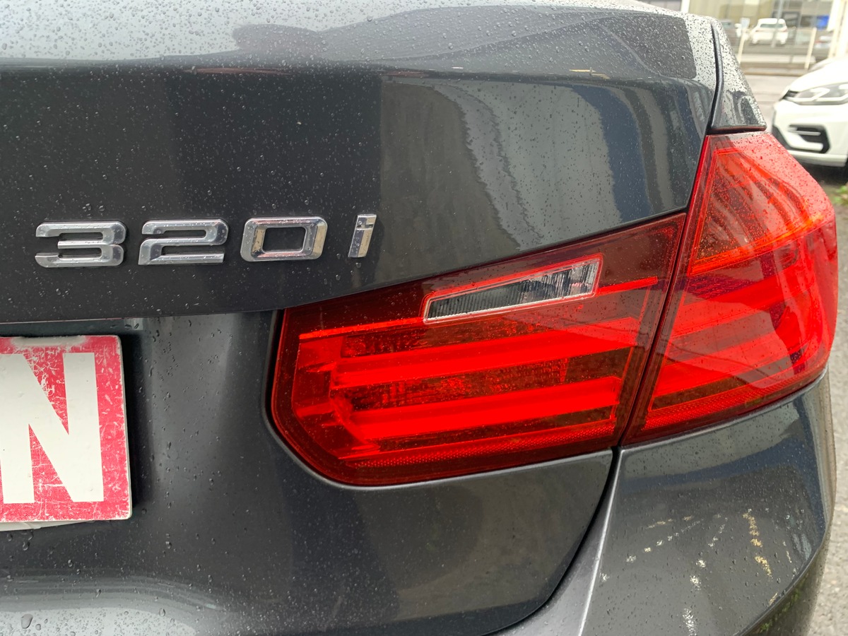 Bmw Série 3 184 | Luxury | Cuir | Radar avant arriére | Historique maintenance | Démarrage sans clé