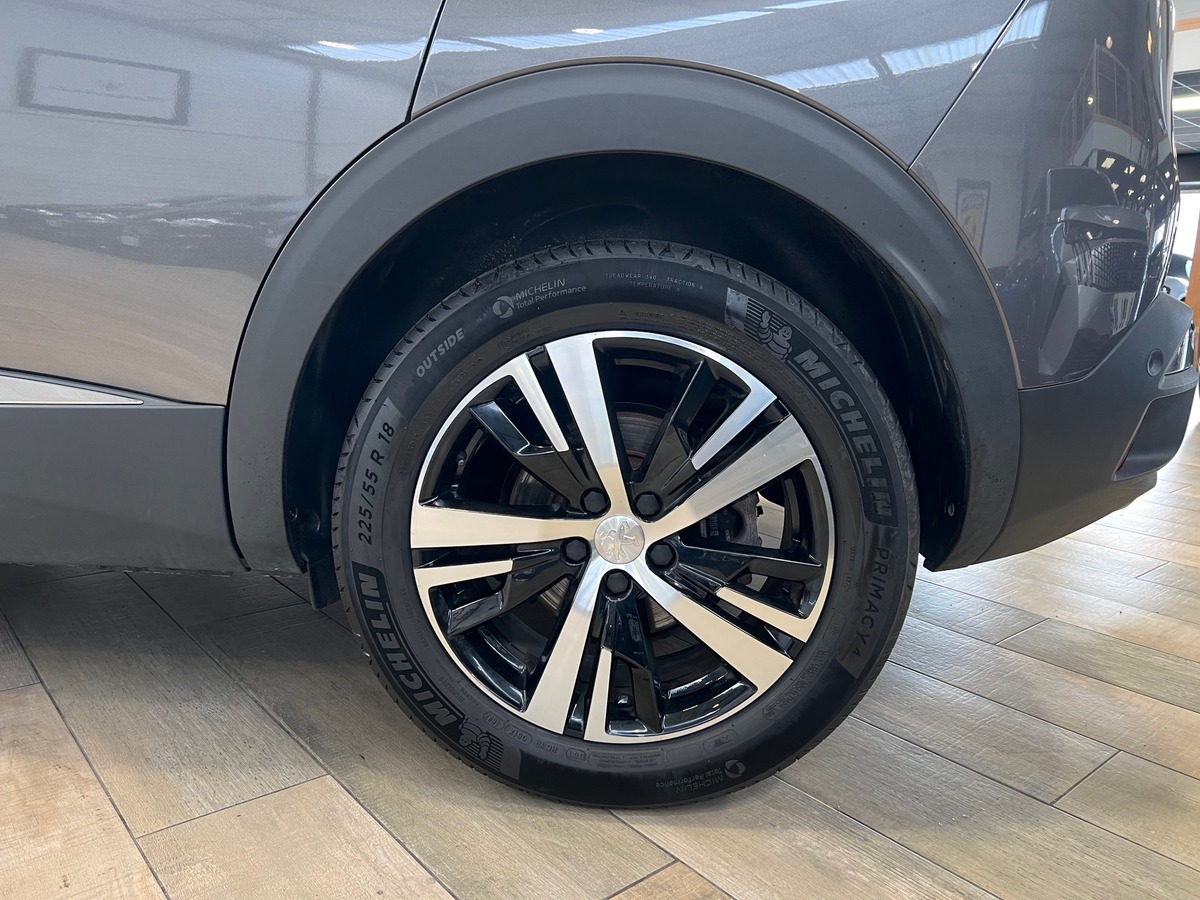 Peugeot 3008 II (2) GT 1.5 BLUEHDI 130 cv EAT8 S&S /TOIT PANORAMIQUE/CARPLAY/