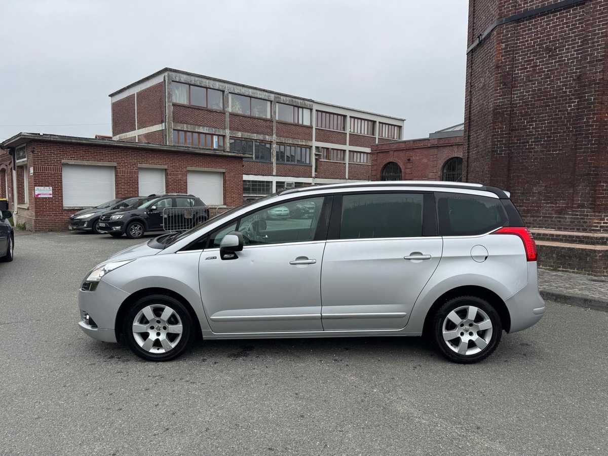 Peugeot 5008 1.6 hdi 110cv 7 places Family - Garantie
