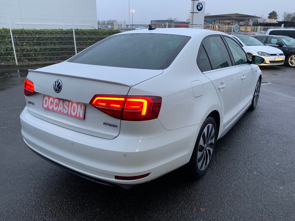 Volkswagen Jetta 170 ch | Carat | Régulateur vitesse | Radars stationnement | GPS | Kit mains libres