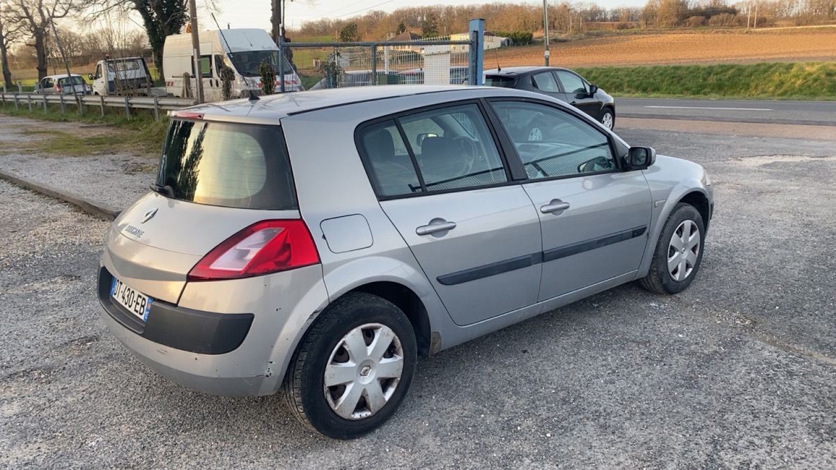 RENAULT Megane 1.5 dci 80cv 240000km petit prix 