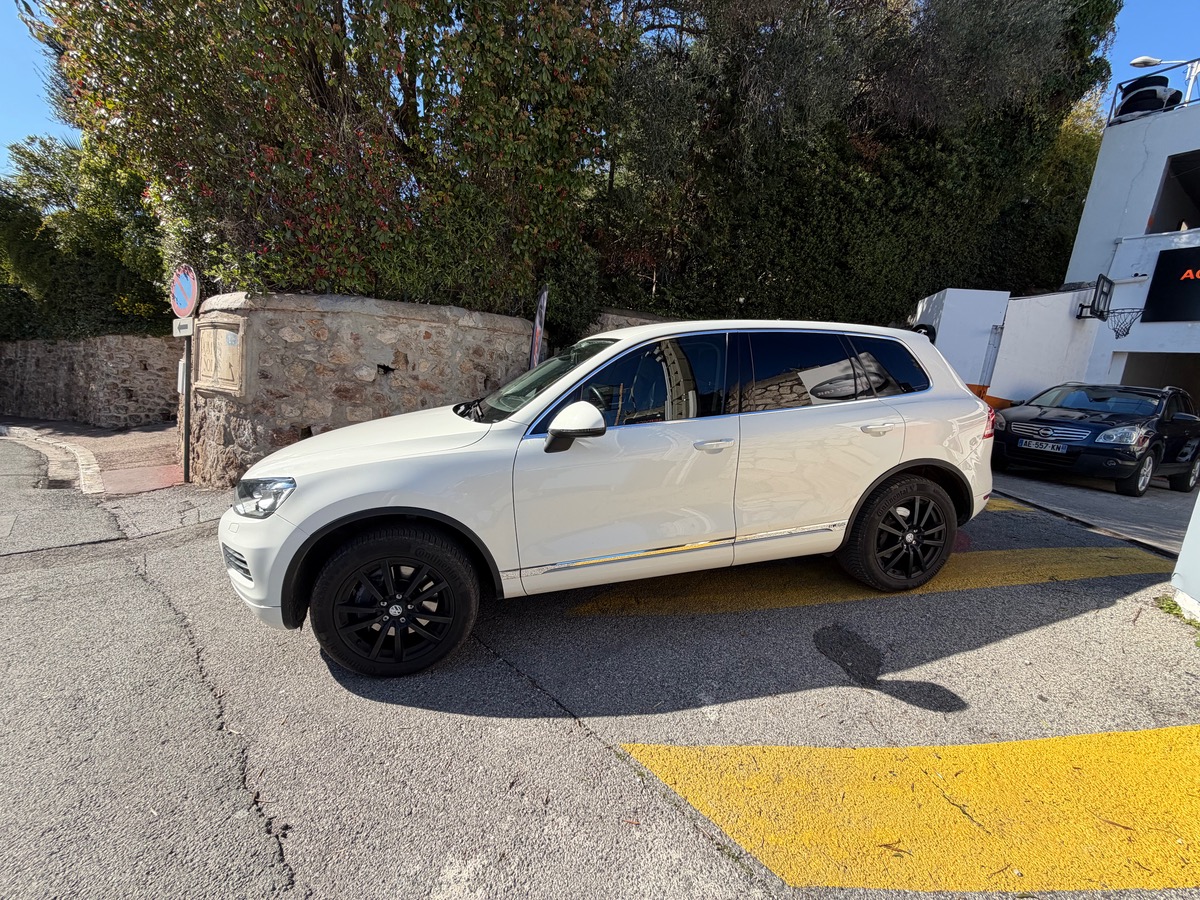Volkswagen Touareg 3.0 TSI V6 379 CV Hybrid / Jantes Noires / Gps / Carat Edition