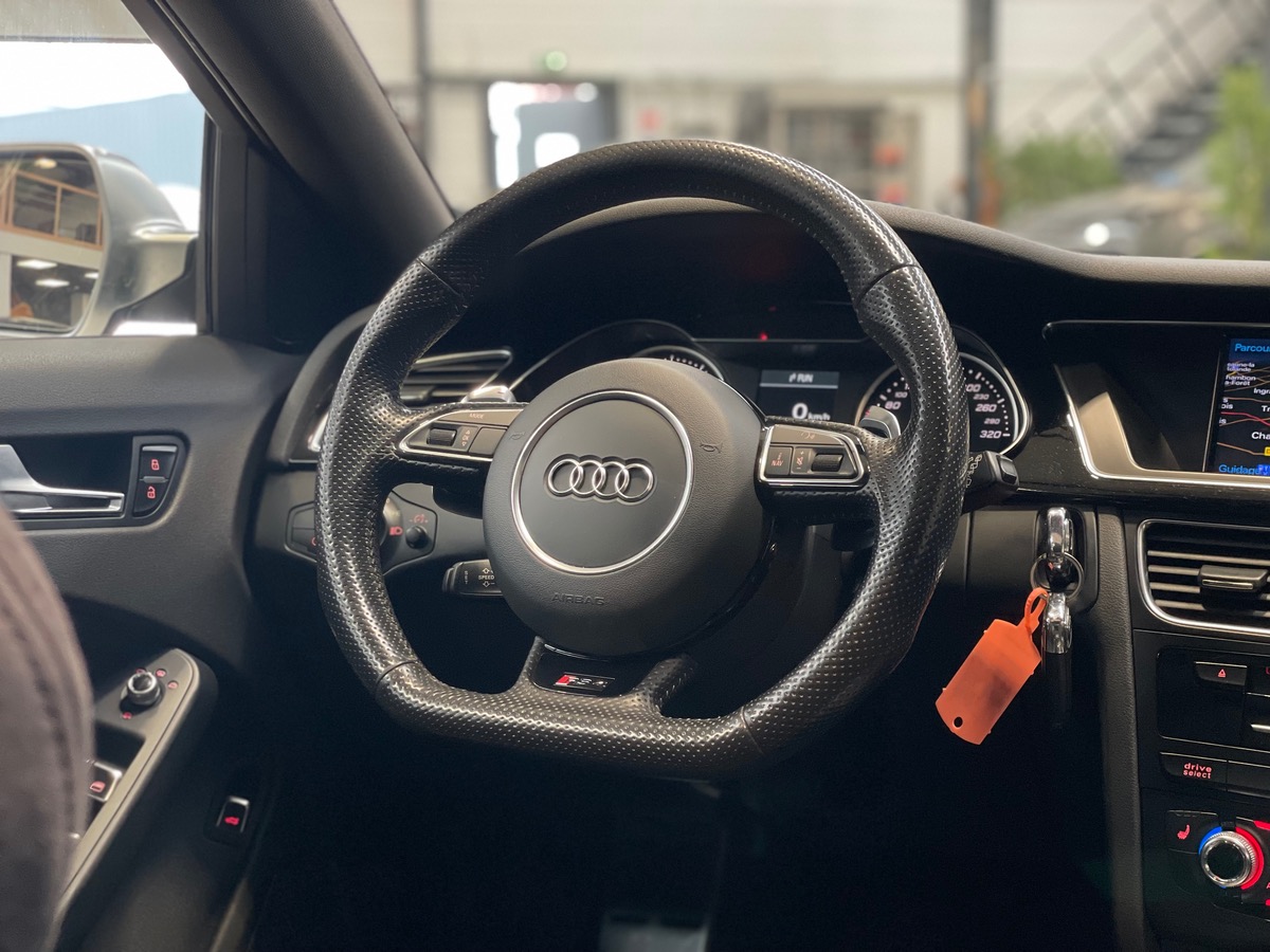 Audi RS4 AVANT V8 4.2 FSi 450 S-TRONIC7 - TOIT OUVRANT / LIGNE MILTEK - SUIVI CONSTRUCTEUR