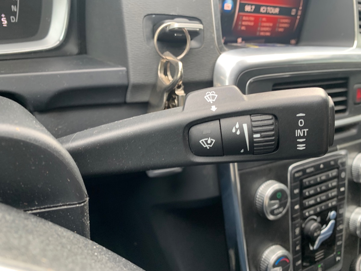 Volvo S60 150 ch | R-design | Attelage amovible | Régulateur vitesse | Radar stationnement arriére