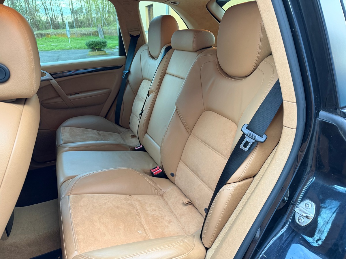 Porsche Cayenne GTS 4.8 V8 TIPTRONIC / TOIT OUVRANT / SIEGES AV CHAUFFANT / HAYON ELECTRIQUE