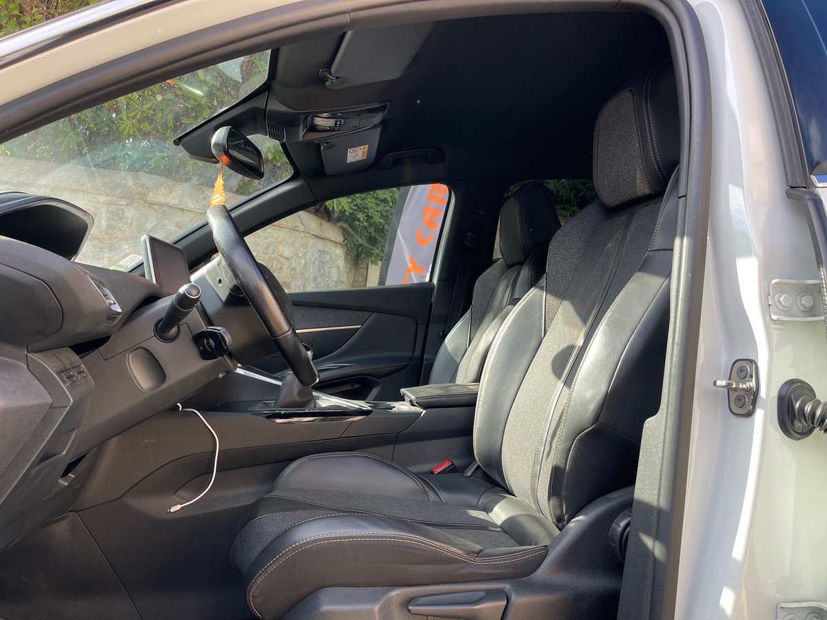 Peugeot 3008 2.0 HDI 150 CV / GT LINE / Jantes Noires / CarPlay / Caméra /