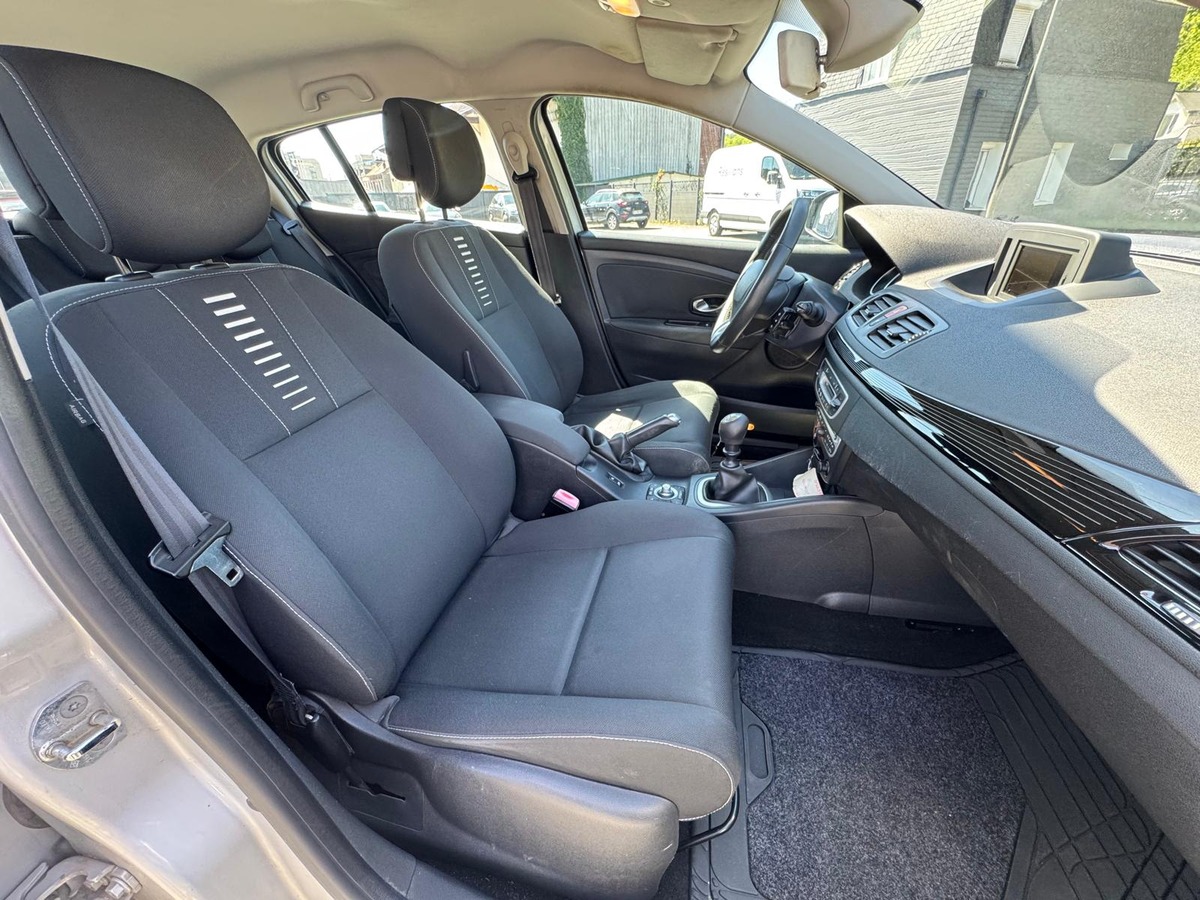 RENAULT Megane III 1.5 DCI 110CH EXPRESSION