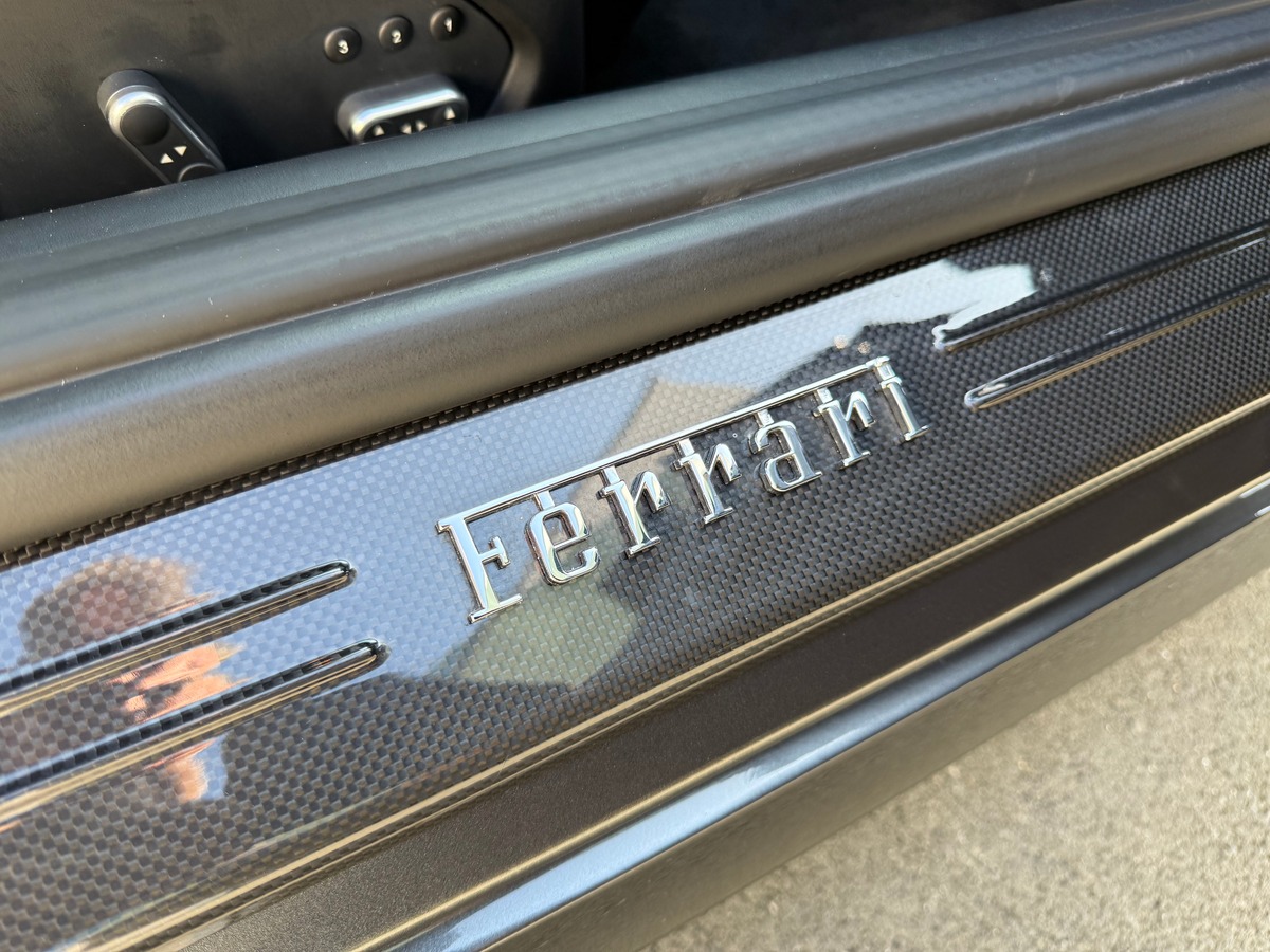 Ferrari Ff V12 / CARNET / 67009 KMS
