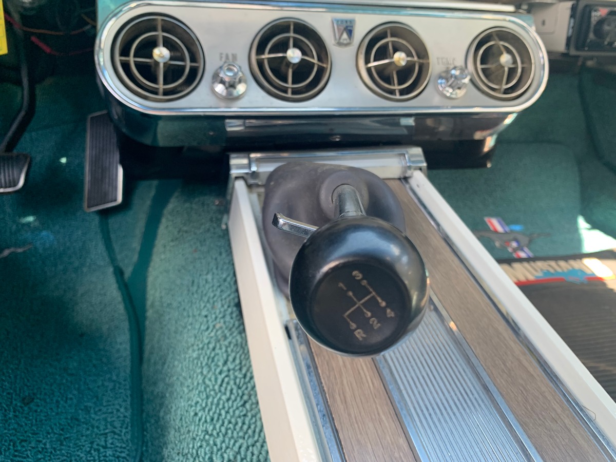 Ford Mustang V8 | Convertible | Cabriolet | Boîte de vitesse manuelle